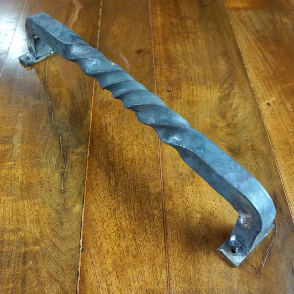 Large Lasso Door Pull